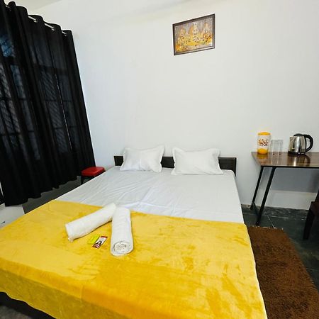 Shree Balaji Homestay Ayodhya Buitenkant foto