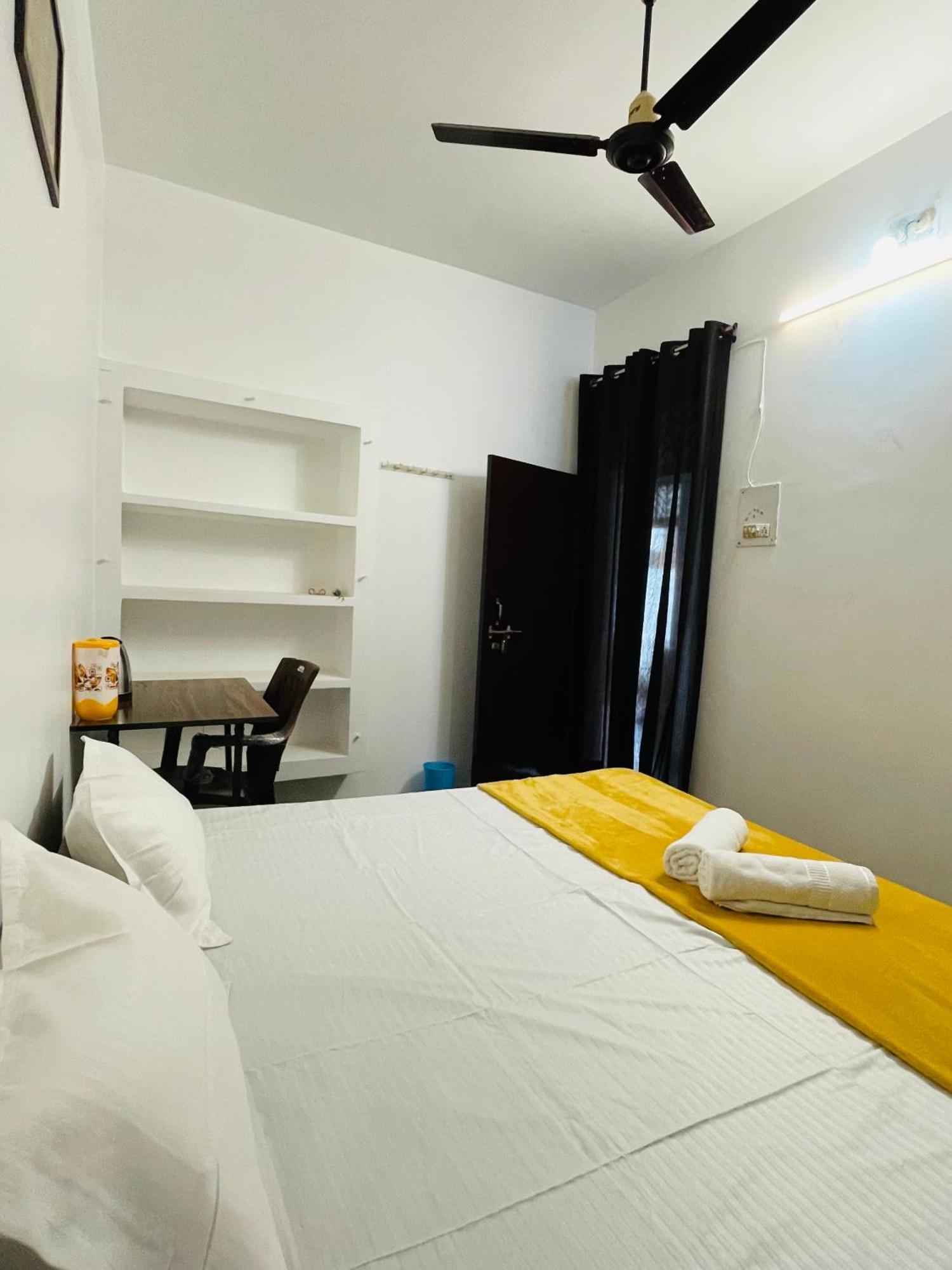 Shree Balaji Homestay Ayodhya Buitenkant foto